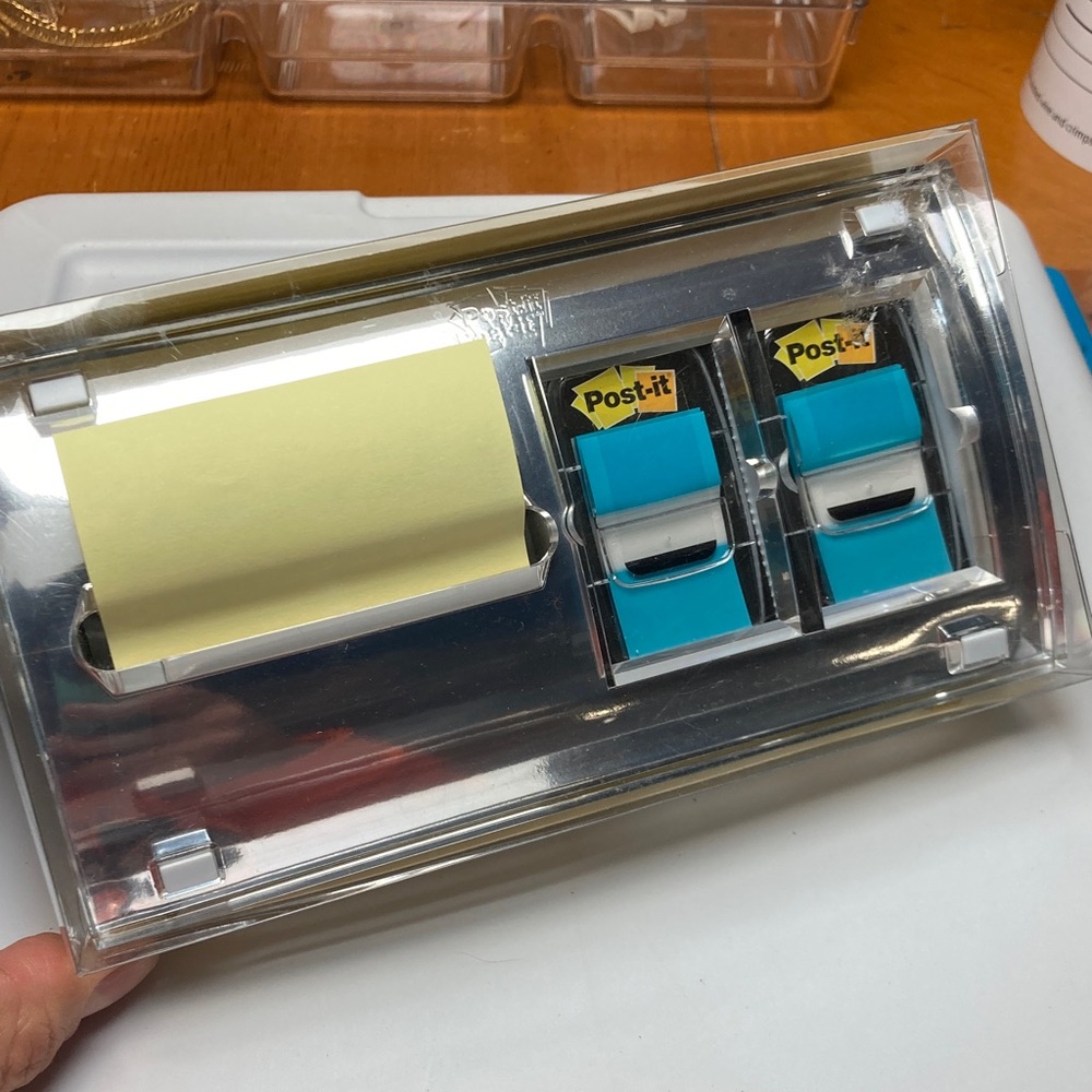 New open box 3M Post It Note chrome w clear color holder, opened only for photos